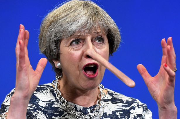 Theresa May a jej pohdkov lhan